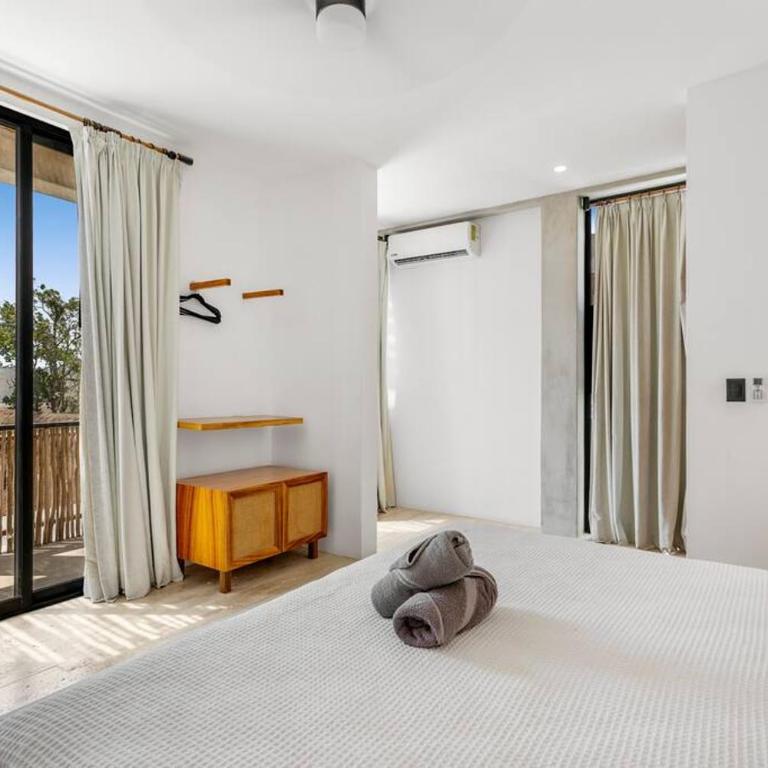 Lux Villa Only 5 Min to Beach! - Apartamento - 6