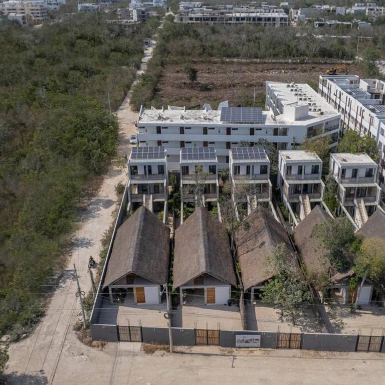 Lux Villa Only 5 Min to Beach! - Apartamento - 5