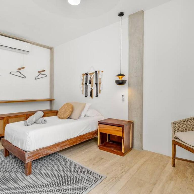 Lux Villa Only 5 Min to Beach! - Apartamento - 7