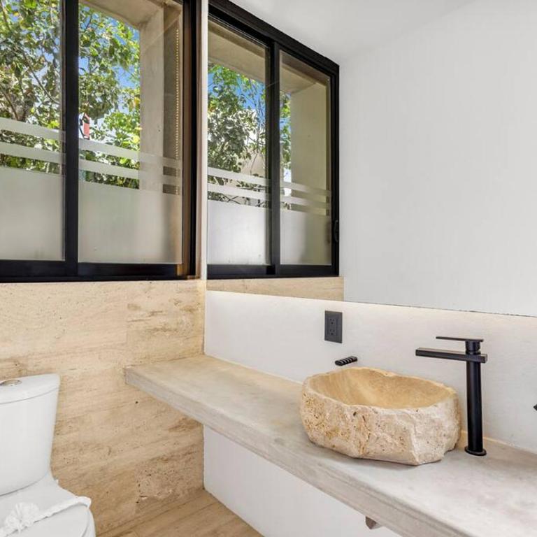 Lux Villa Only 5 Min to Beach! - Apartamento - 15