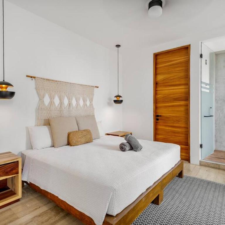 Lux Villa Only 5 Min to Beach! - Apartamento - 8