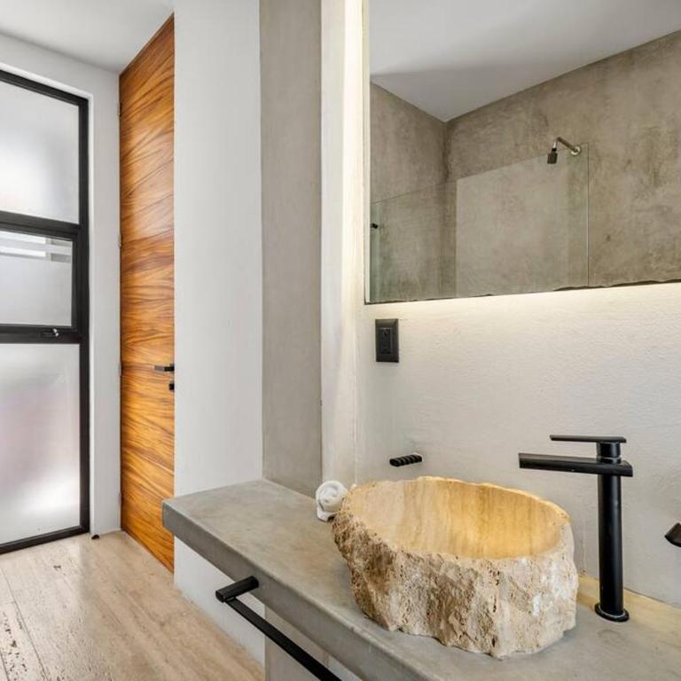 Lux Villa Only 5 Min to Beach! - Apartamento - 18