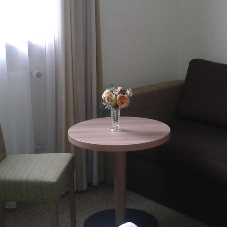 Hotel Jedermann - Standard Dreibettzimmer - 6