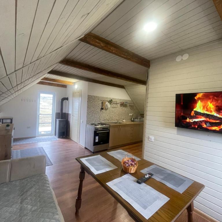 White House Žabljak - Quadruple Room with Mountain View - 1