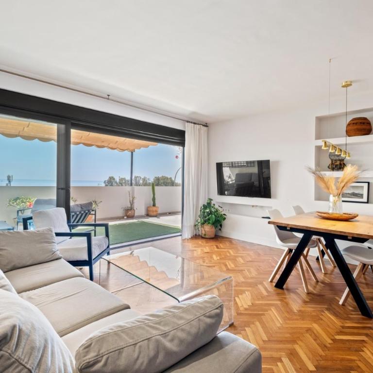 Mar de fondo en Pedregalejo - Two-Bedroom Apartment with Terrace and Sea View - 9
