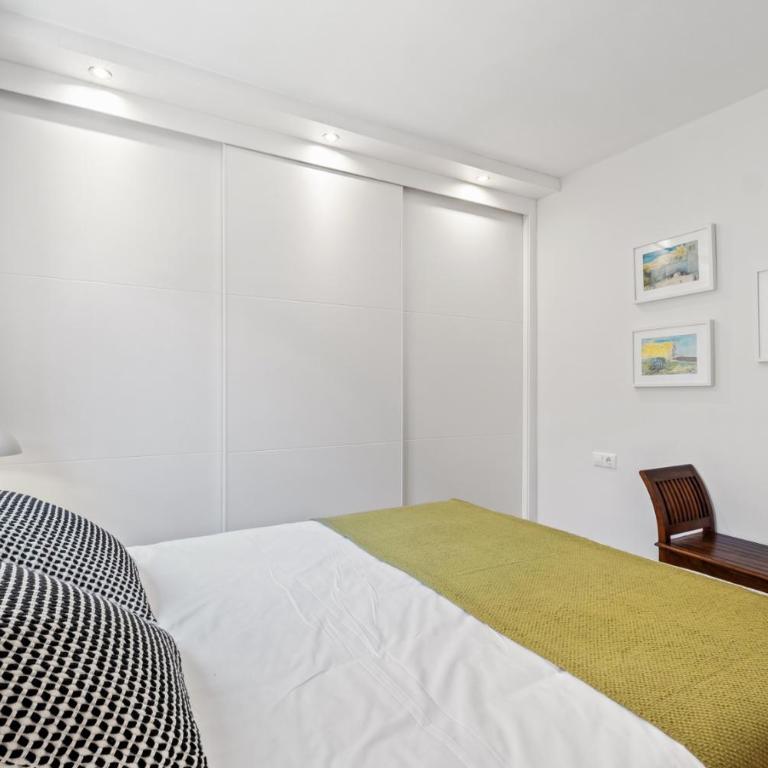Mar de fondo en Pedregalejo - Two-Bedroom Apartment with Terrace and Sea View - 7