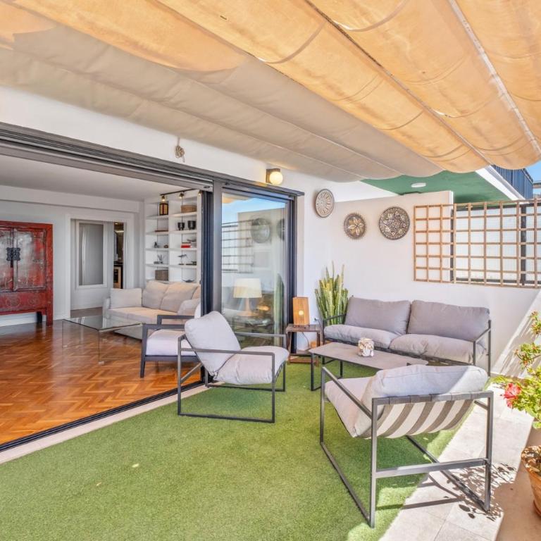 Mar de fondo en Pedregalejo - Two-Bedroom Apartment with Terrace and Sea View - 10