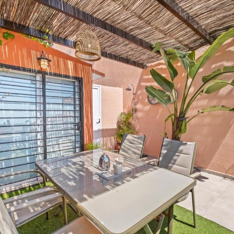 Mar de fondo en Pedregalejo - Two-Bedroom Apartment with Terrace and Sea View - 35
