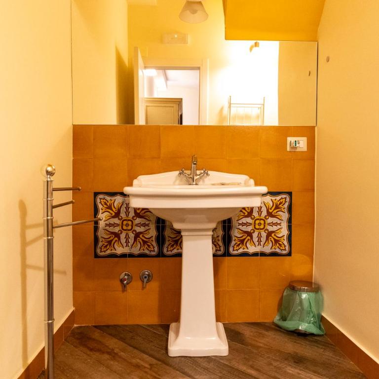 Plebiscito Rooms - Camera Tripla con Bagno - 19