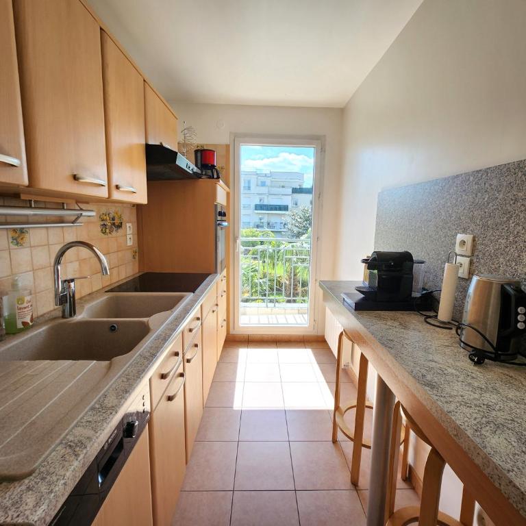 Cozy apartment, Balcon, Parking, 5' Disneyland - Two-Bedroom Apartment - 6