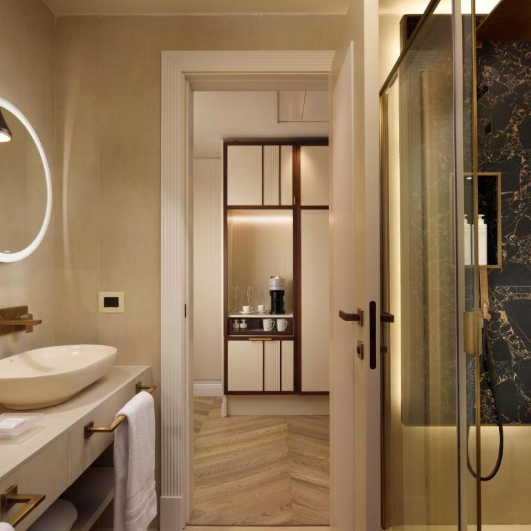 FH55 Grand Hotel Palatino - Sistemazione Deluxe Executive con Vista Città - 6