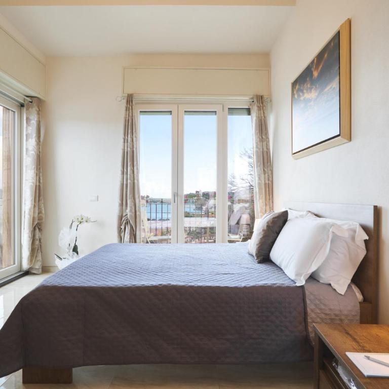 Villa dei Poeti - Camera Matrimoniale Deluxe con Balcone e Vista Mare - 8