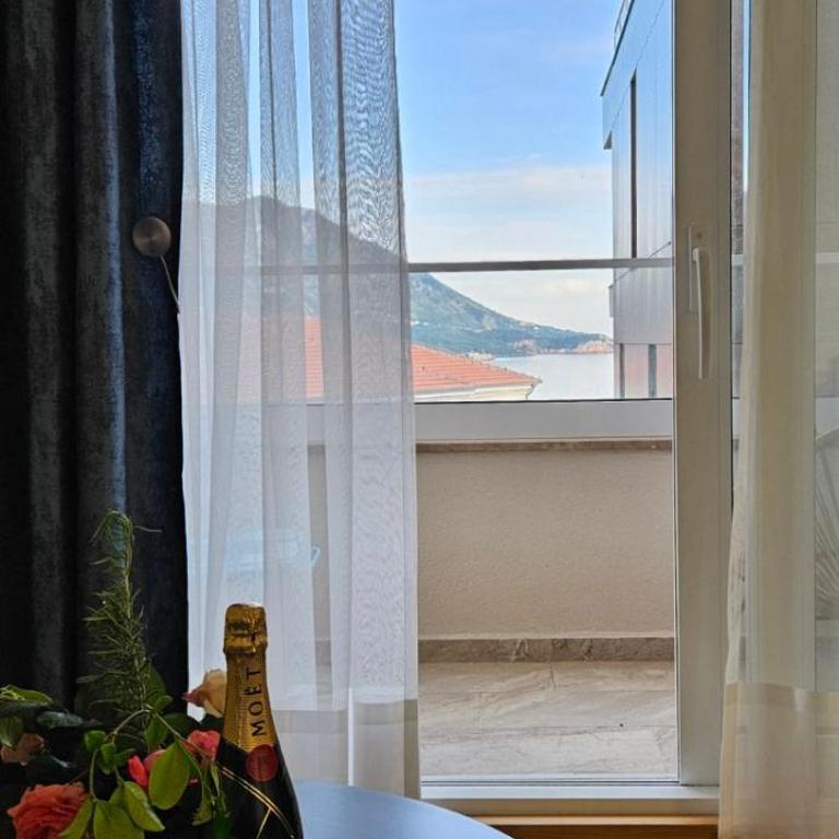 LUX Apartment Secret Residence - One-Bedroom Apartment - 22