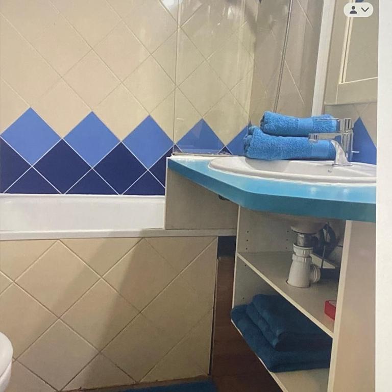 Logement en résidence vacances classe 2 étoiles au bord de mer 4 couchages avec cabine lit superposé et au salon un canapé convertible et piscine à 300 m des transports communs,gare ferroviaire,commerces et plages - Family Studio - 7