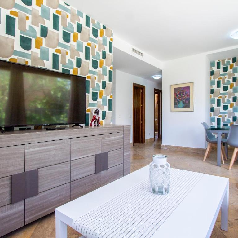 Apartamentos Villablino Arturo Soria - Three-Bedroom Apartment - 4
