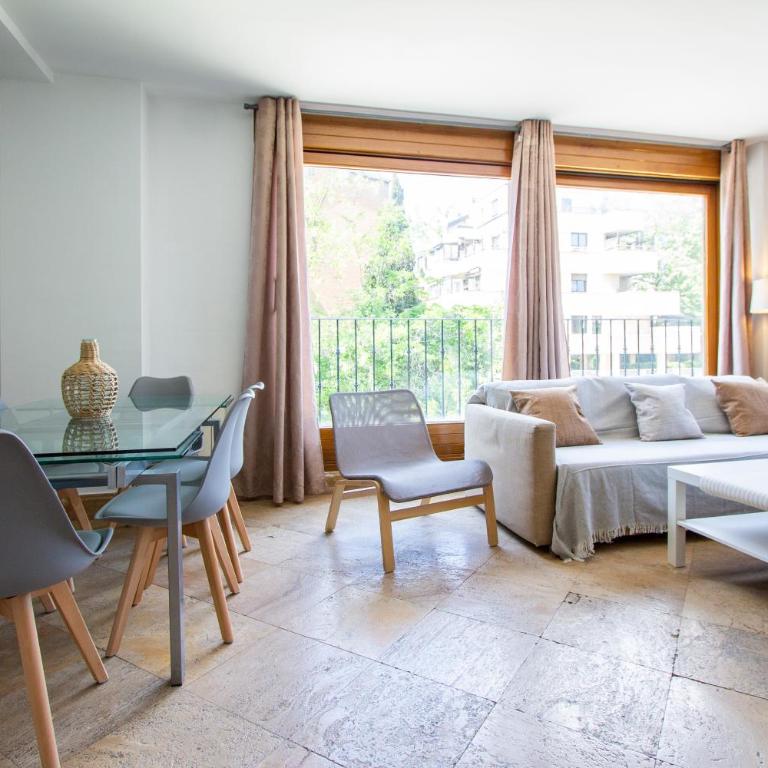 Apartamentos Villablino Arturo Soria - Three-Bedroom Apartment - 5