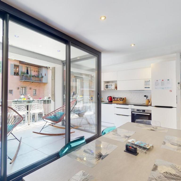 L'Eau Vive Jacuzzi et Sauna en vieille ville 5 - Deluxe Apartment - 18