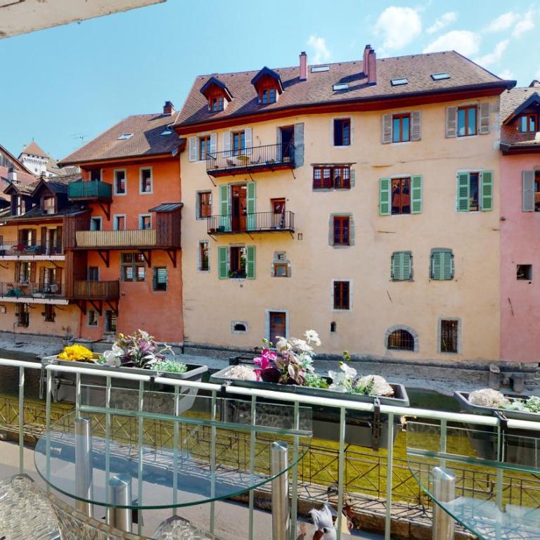 L'Eau Vive Jacuzzi et Sauna en vieille ville 5 - Deluxe Apartment - 8