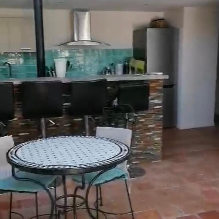 Loft 3 pièces dans vieil Antibes - Two-Bedroom Apartment - 17
