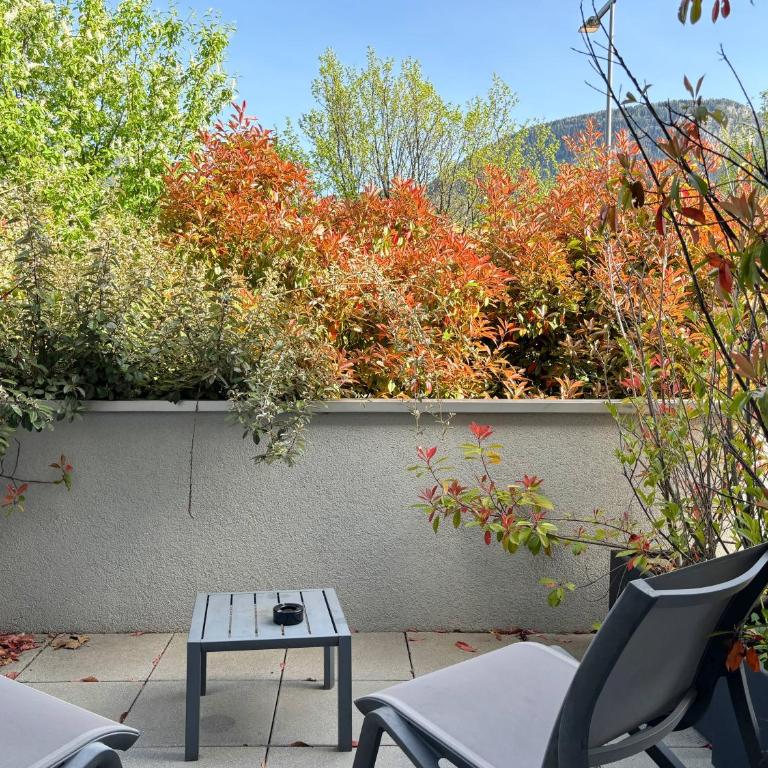 Nonanteneuf appart hōtel Sierre - contactless check-in - Deluxe Zimmer mit Queensize-Bett - 8