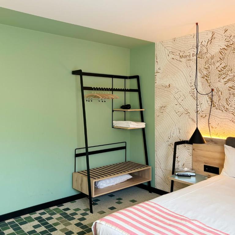 Nonanteneuf appart hōtel Sierre - contactless check-in - Deluxe Zimmer mit Queensize-Bett - 10