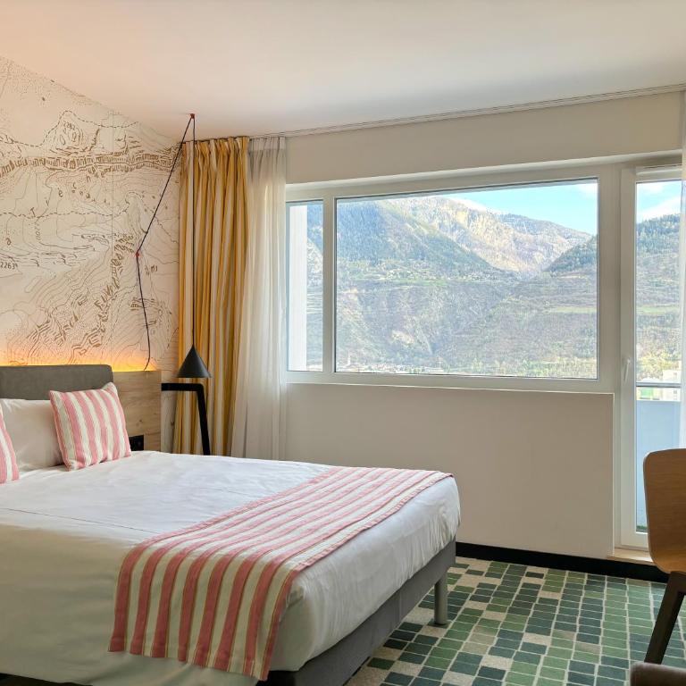 Nonanteneuf appart hōtel Sierre - contactless check-in - Zimmer mit Queensize-Bett und Balkon - 5