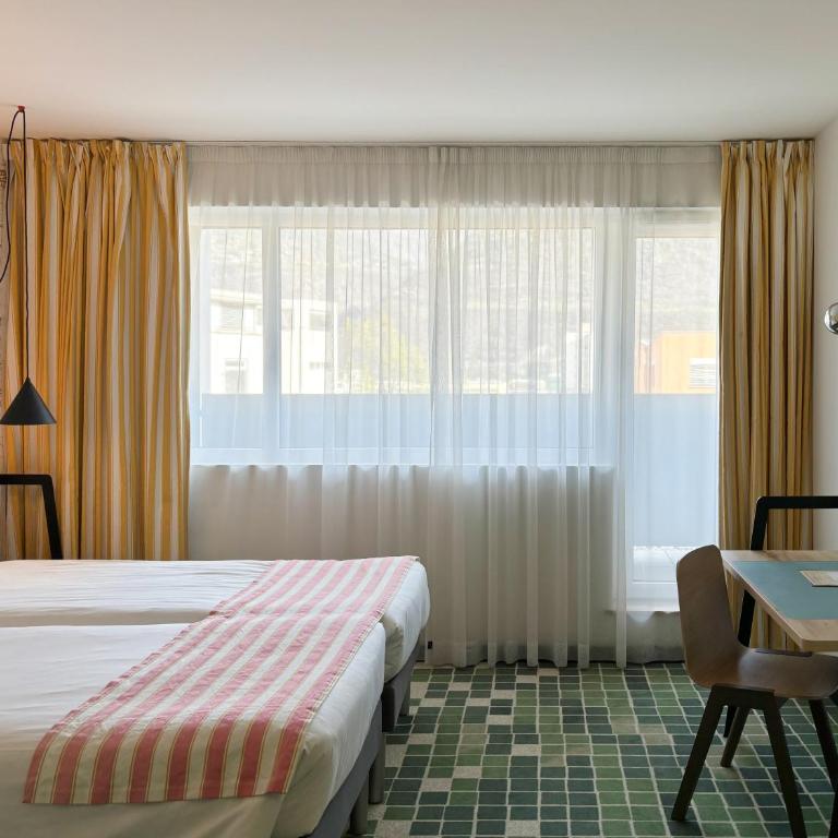 Nonanteneuf appart hōtel Sierre - contactless check-in - Zweibettzimmer mit Balkon - 2