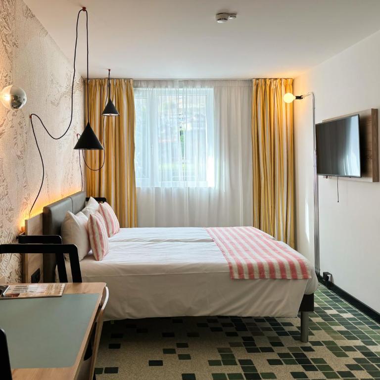 Nonanteneuf appart hōtel Sierre - contactless check-in - Zweibettzimmer - 10