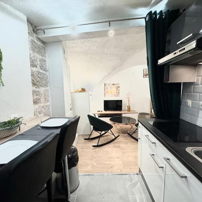 Studio Vieil Antibes rue du Bateau - One-Bedroom Apartment - 14