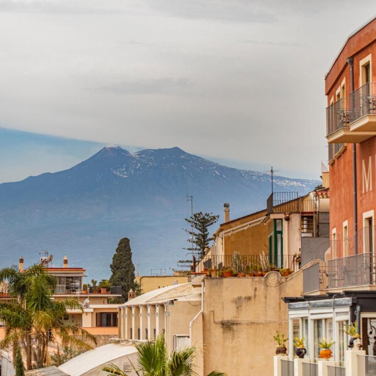Casa di Regina - City Center, Completely Renovated, Historical - Three-Bedroom Villa - 59