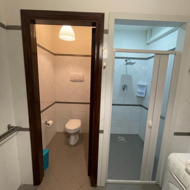 Dante Rooms - Camera Matrimoniale con Bagno Privato Esterno - 10