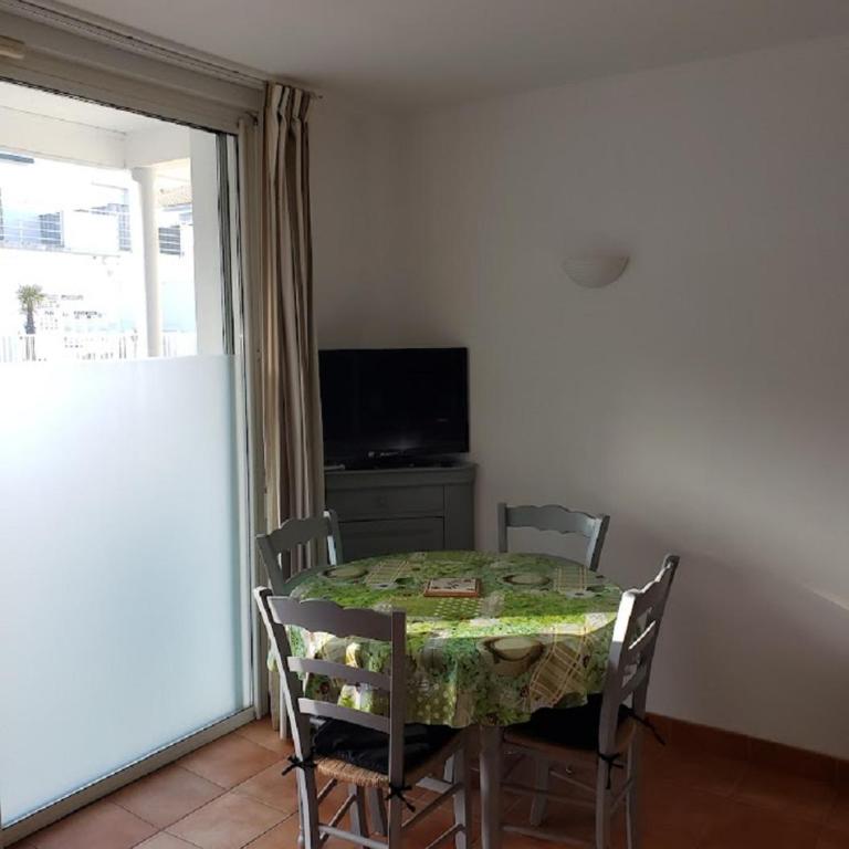 RÉSID'AZUR APPARTEMENT T2-PMR- Piscine privée - Appartement - Vue sur Piscine - 16