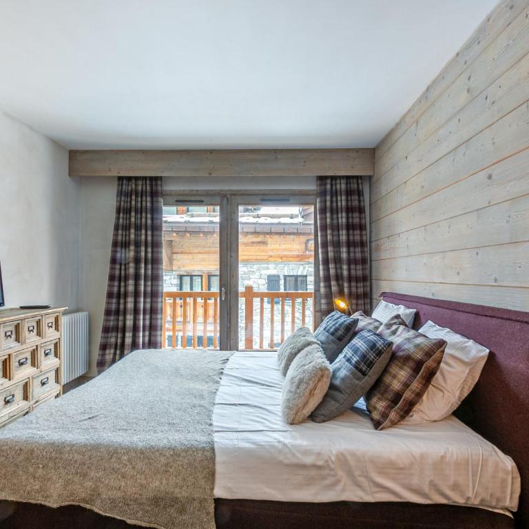 Appartement 4 pièces de prestige, spacieux et raffiné, proche du Vieux Village, pour 6 personnes - Appartement 3 Chambres - 14