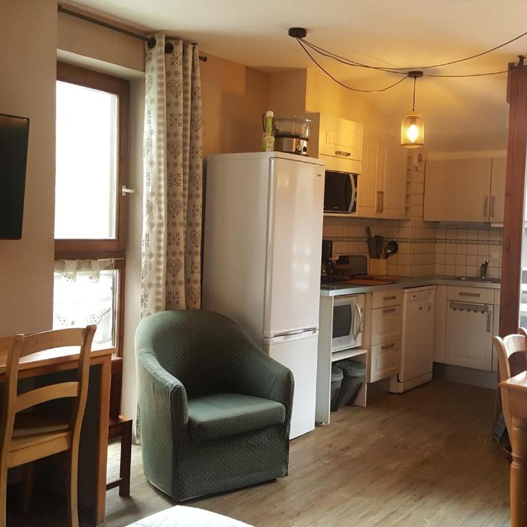 Studio dernier étage avec balcon, parking et WiFi, animaux admis - Studio - 6