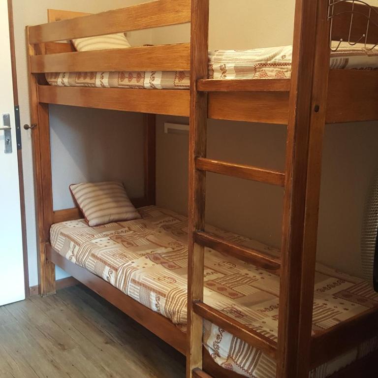 Studio dernier étage avec balcon, parking et WiFi, animaux admis - Studio - 8