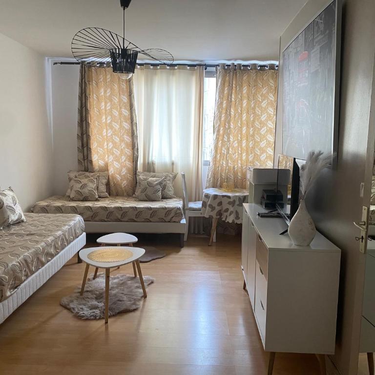 Cosy studio Paris Wagram - One-Bedroom Apartment - 7
