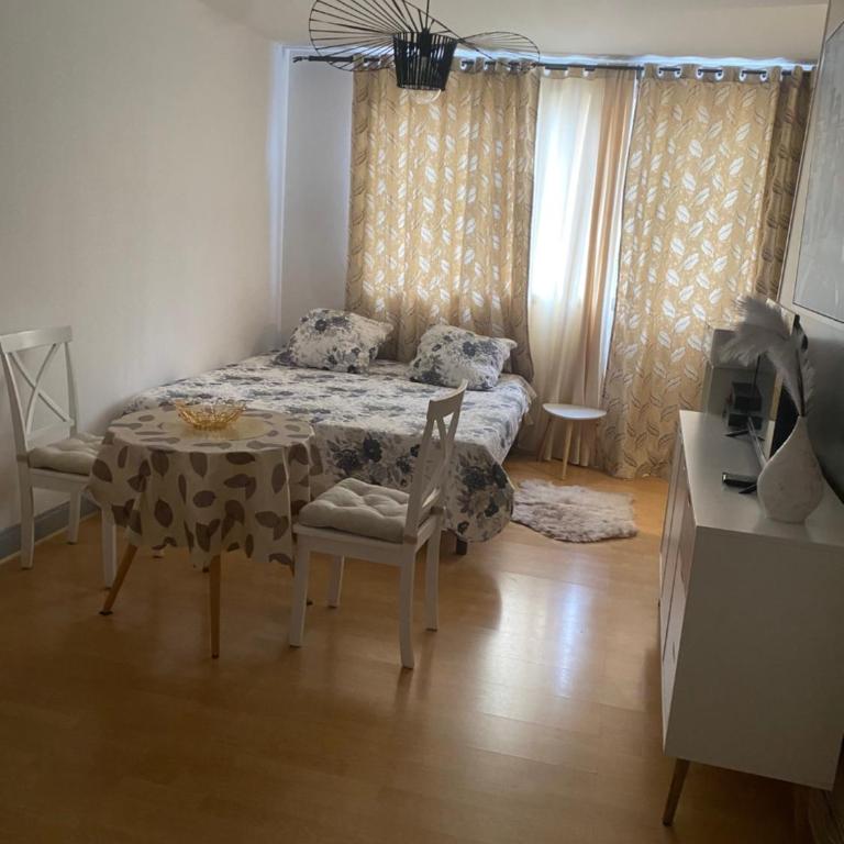 Cosy studio Paris Wagram - One-Bedroom Apartment - 13