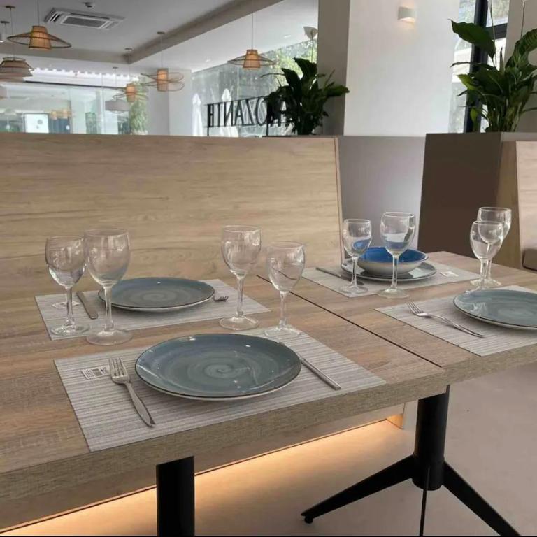 Apartamento privado en hotel occidental puerto Banús - Apartamento de 2 dormitorios - 45