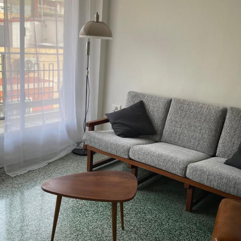 Luminoso piso cerca de la playa - Three-Bedroom Apartment - 10