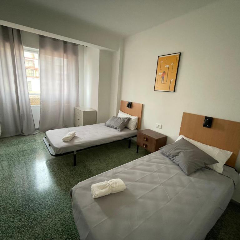 Luminoso piso cerca de la playa - Three-Bedroom Apartment - 7