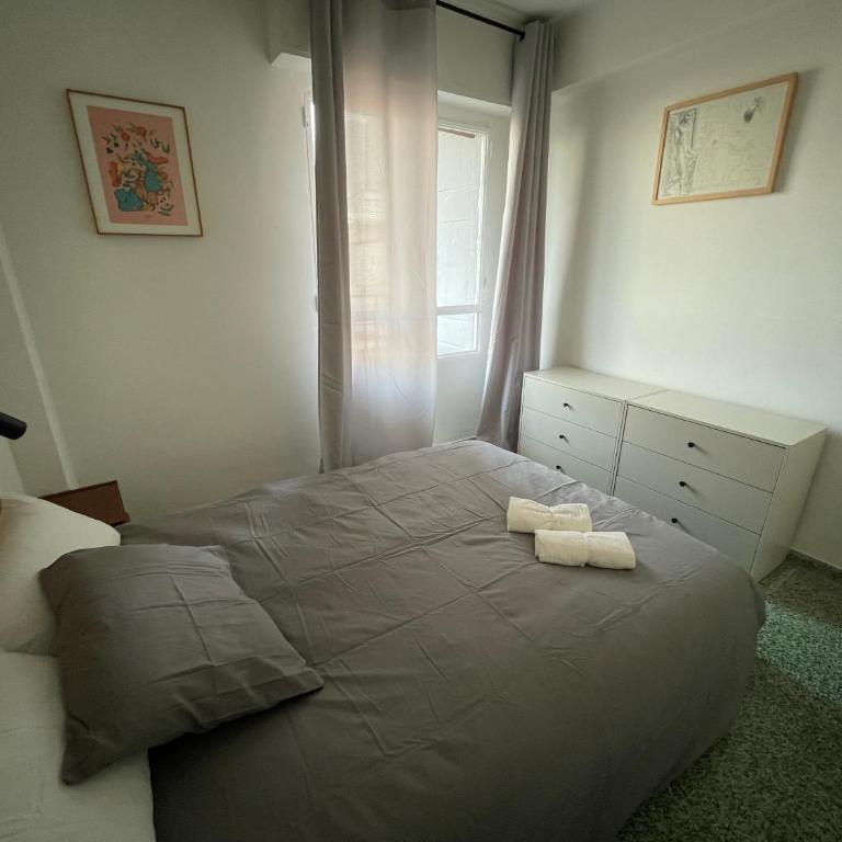 Luminoso piso cerca de la playa - Three-Bedroom Apartment - 4