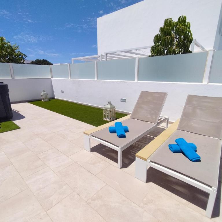LUXURY RUBICON Jacuzzi y Piscina - Three-Bedroom Villa - 11