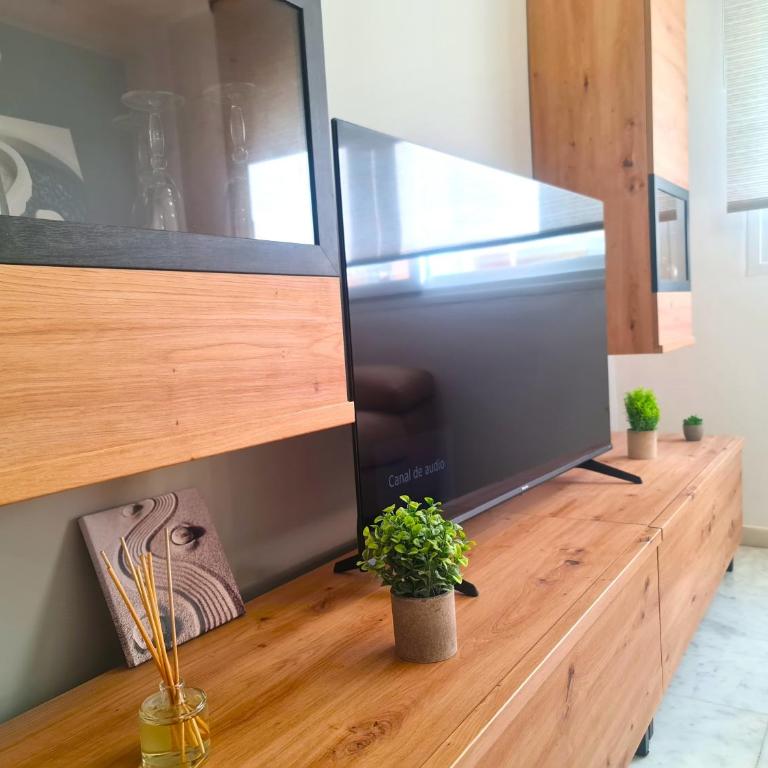 Ave Huelin 3Rooms - Alojamiento con Parking y A/C - Three-Bedroom Apartment - 8