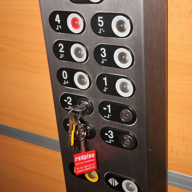 Ave Huelin 3Rooms - Alojamiento con Parking y A/C - Three-Bedroom Apartment - 22