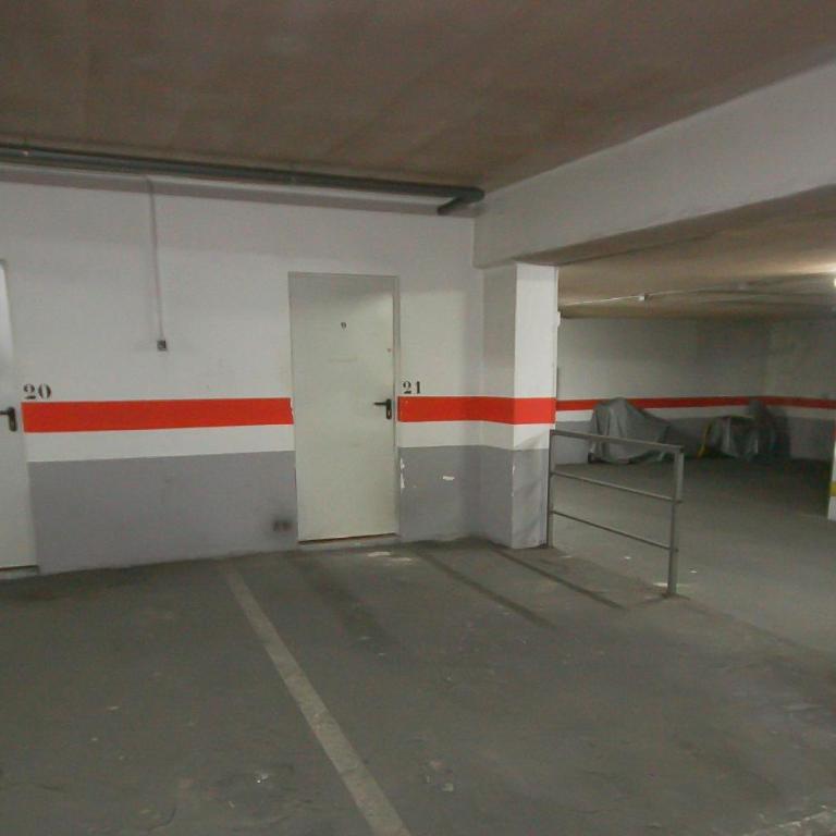 Ave Huelin 3Rooms - Alojamiento con Parking y A/C - Three-Bedroom Apartment - 23