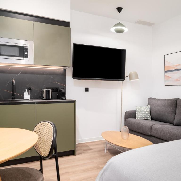Limehome Valencia Carrer d'Antonio Ferrandis - Studio with Sofa Bed - 4