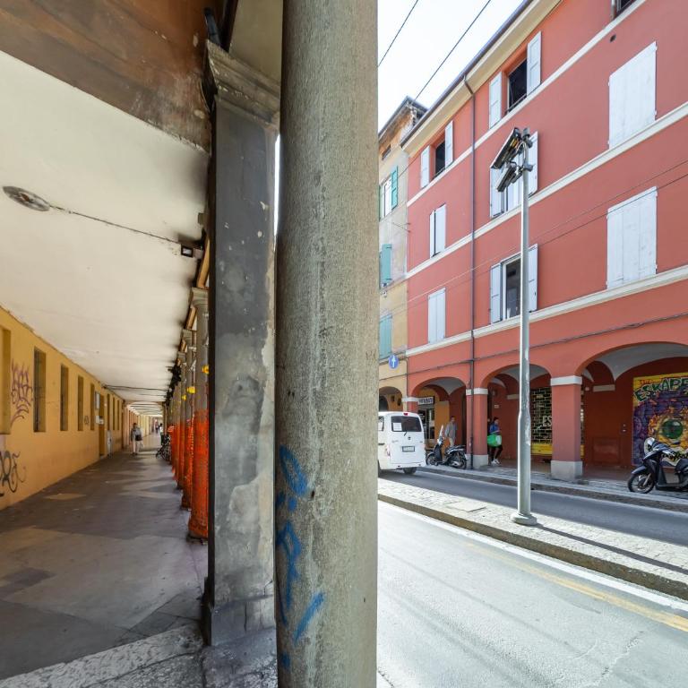 Charme in a Historic Bulding - Bologna Center - One-Bedroom Apartment - 21