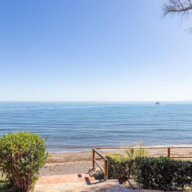Perfect apartment on beach near Estepona RDR340 - One-Bedroom Apartment - 1