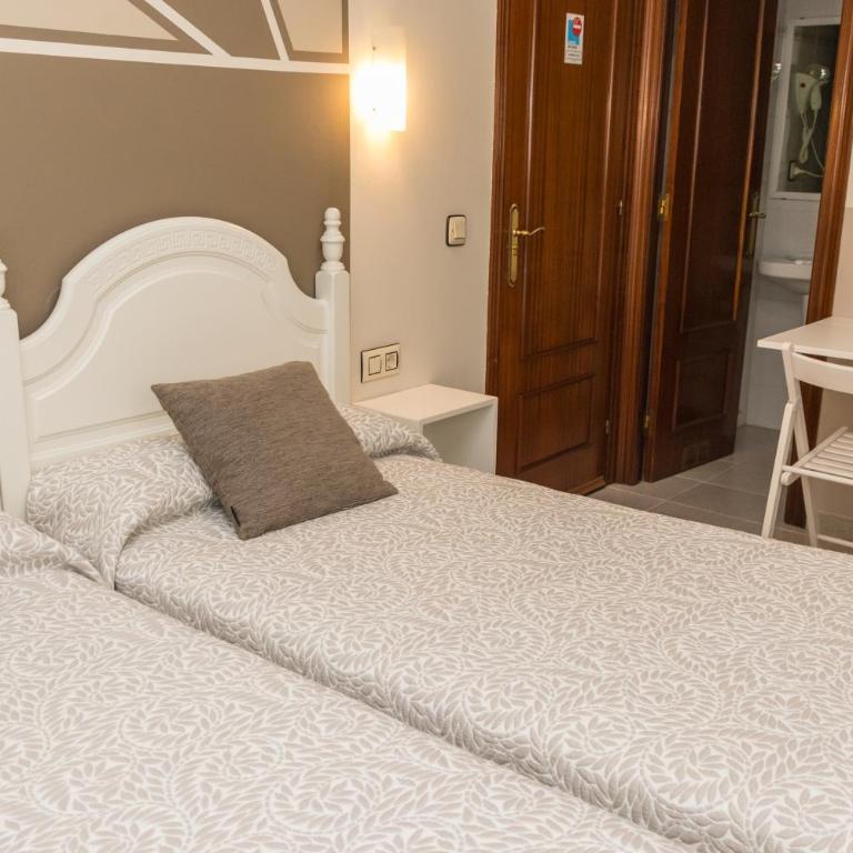 Hotel Plaza - Habitación Doble - 2 camas - 28