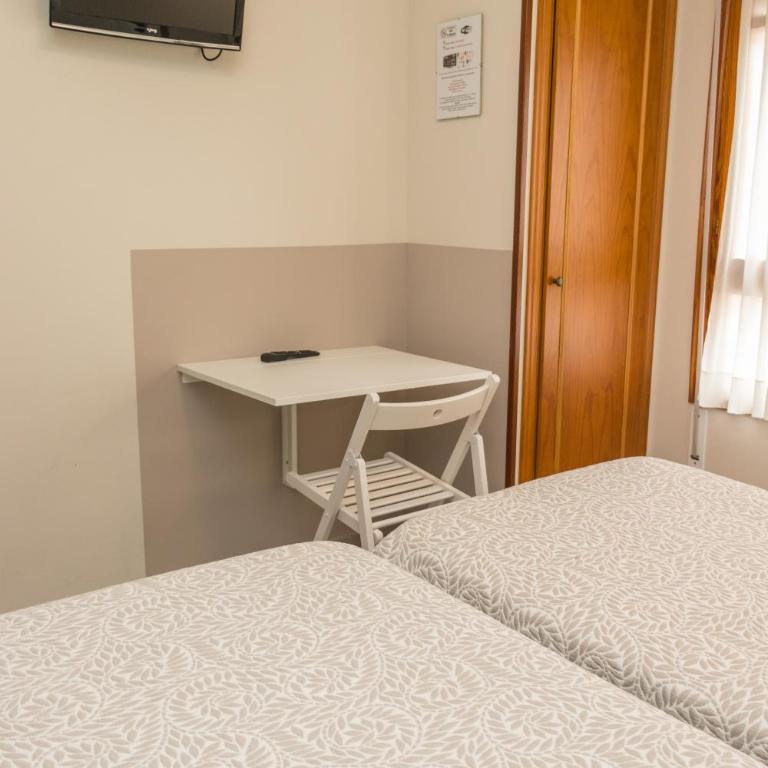 Hotel Plaza - Habitación Doble - 2 camas - 26